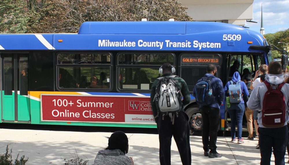 UW Colleges 2018 Summer Sessions Transit Ad